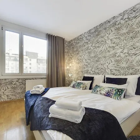 One-bedroom Bezigrad Apartma *