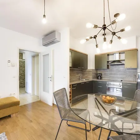 Apartman One-bedroom Bezigrad *